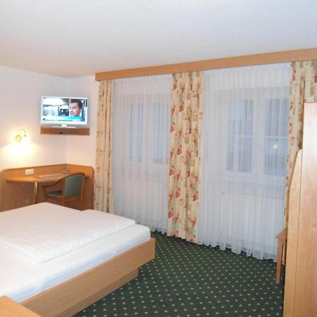 Hotel Hutzenthaler Bruckberg Quarto foto